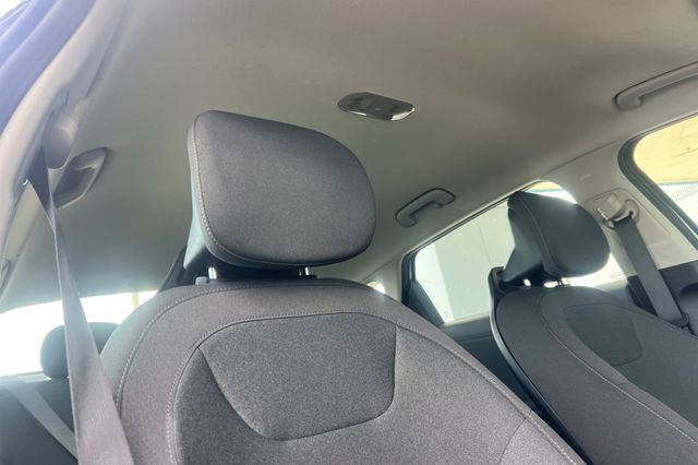 2025 Kia K4 LXS - Photo 19