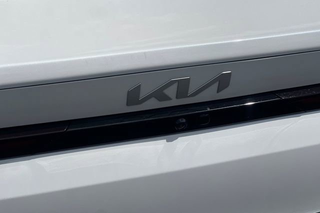 2025 Kia K4 LXS - Photo 35