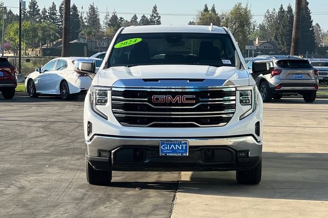 2024 GMC Sierra 1500 SLT - Photo 9