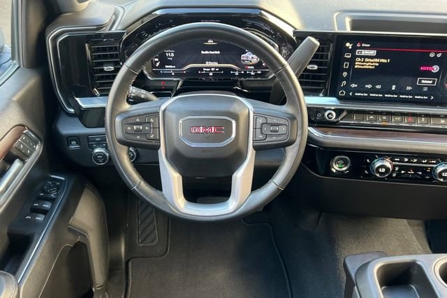 2024 GMC Sierra 1500 SLT - Photo 17
