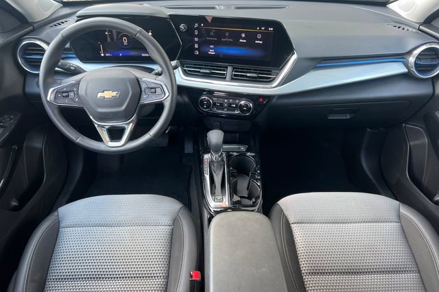 2025 Chevrolet Trax LT - Photo 15