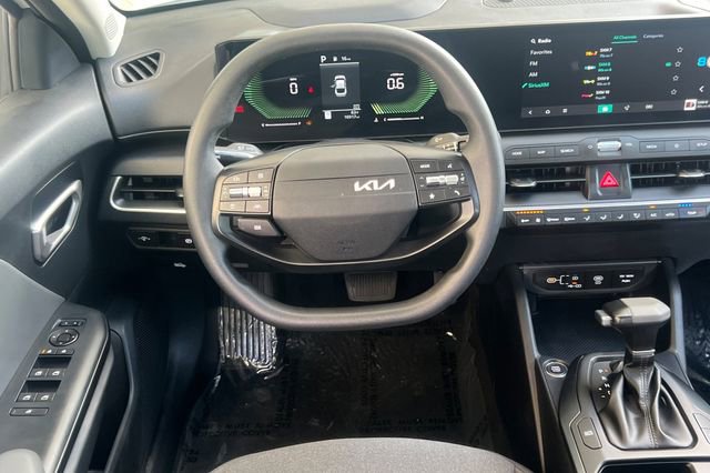 2025 Kia K4 LXS - Photo 16