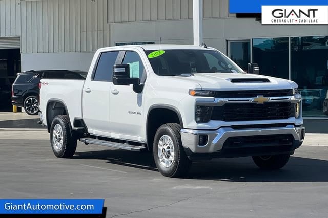 2025 Chevrolet Silverado HD LT 4WD Crew Cab Standard Box's photo