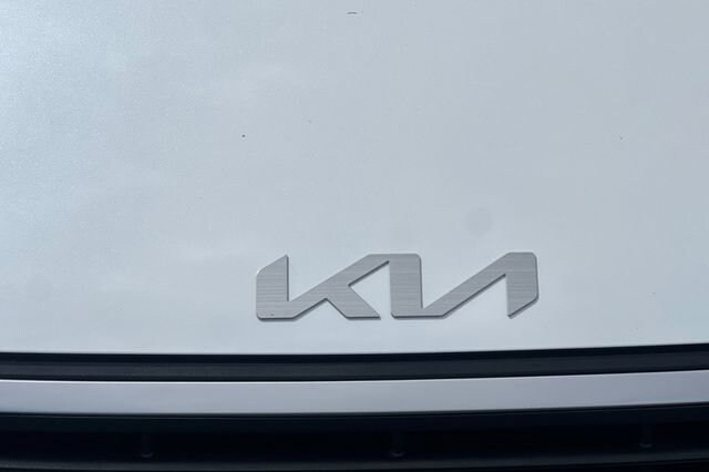 2025 Kia K4 LXS - Photo 36
