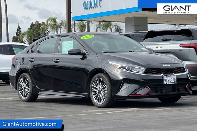 2023 Kia Forte GT-Line AT's photo