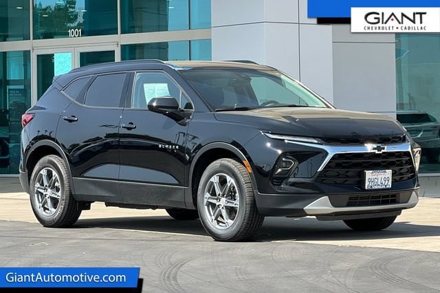 2023 Chevrolet Blazer 2.0T 2LT FWD's photo