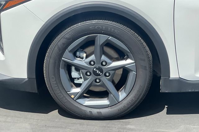 2025 Kia K4 LXS - Photo 34