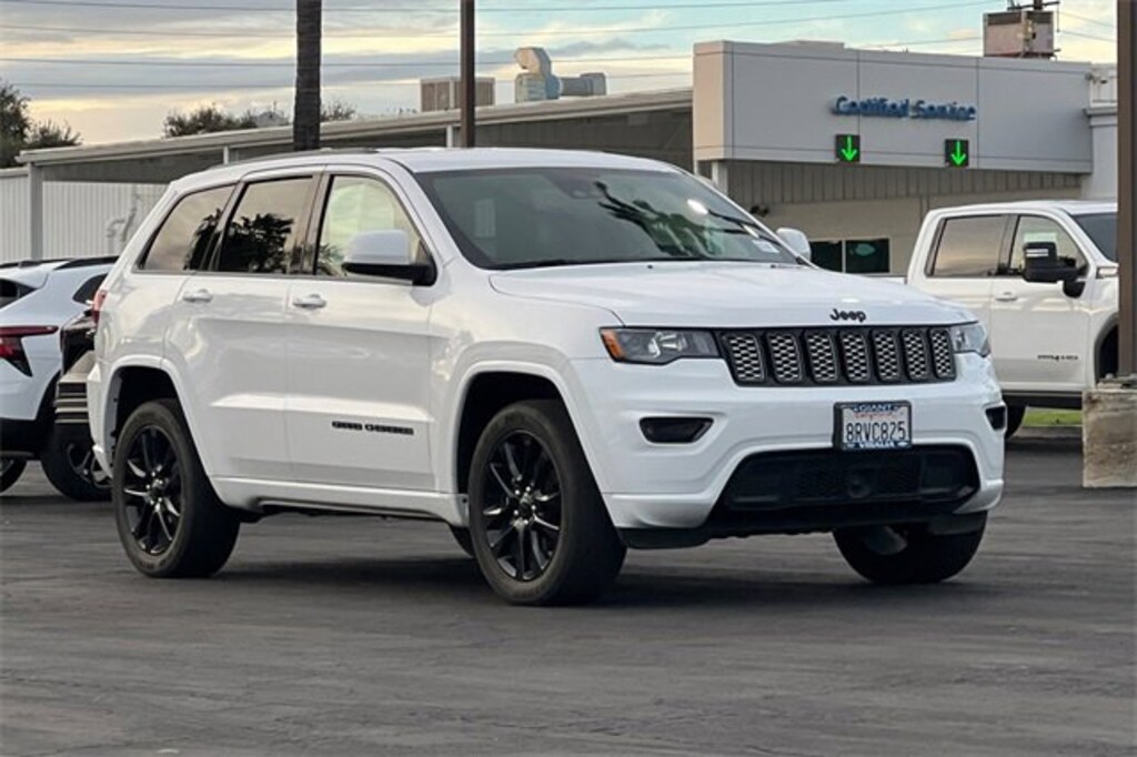 Used 2020 Jeep Grand Cherokee Altitude