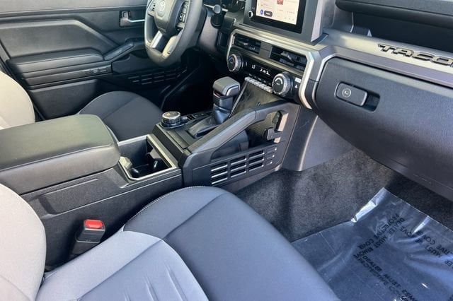 2025 Toyota Tacoma TRD Sport - Photo 18