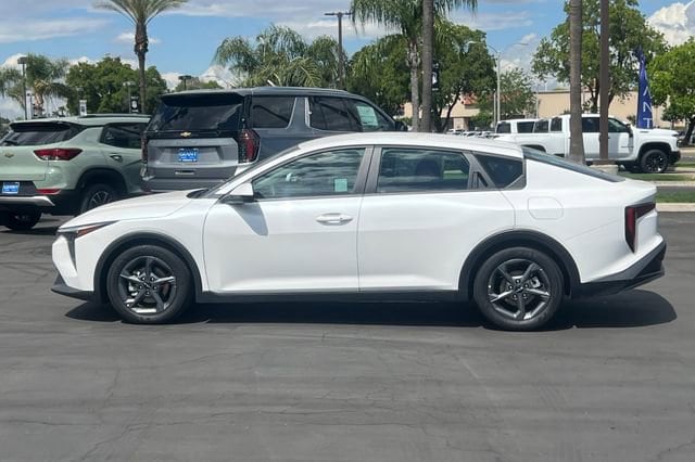 2025 Kia K4 LXS - Photo 7