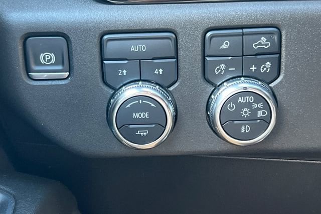 2024 GMC Sierra 1500 SLT - Photo 34