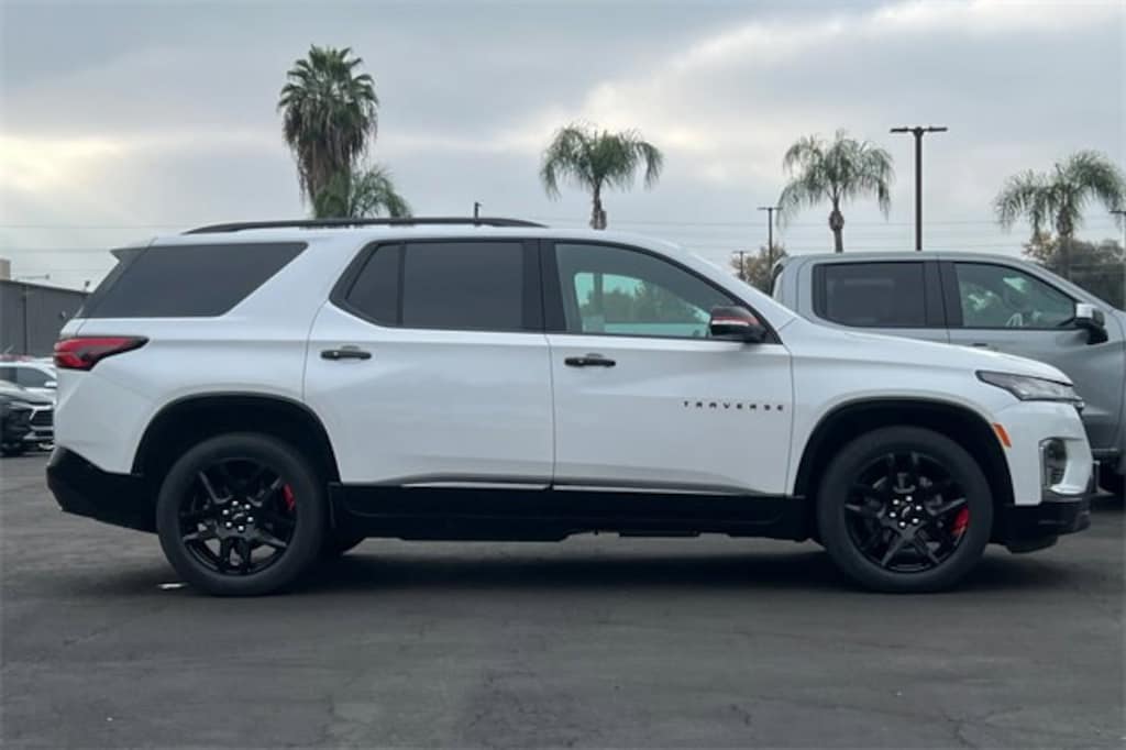 Used 2023 Chevrolet Traverse Premier SUV