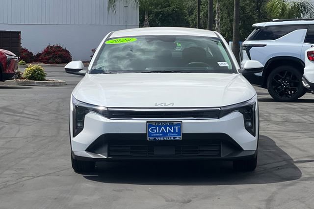 2025 Kia K4 LXS - Photo 9