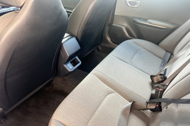 2025 Kia K4 LXS - Photo 14