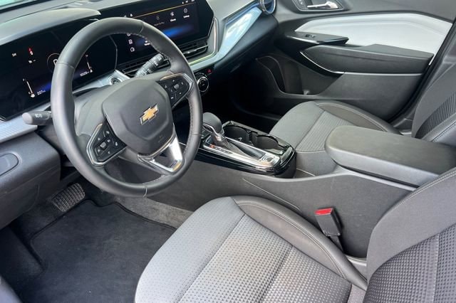 2025 Chevrolet Trax LT - Photo 10