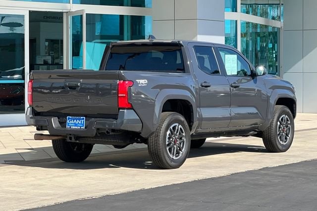 2025 Toyota Tacoma TRD Sport - Photo 4