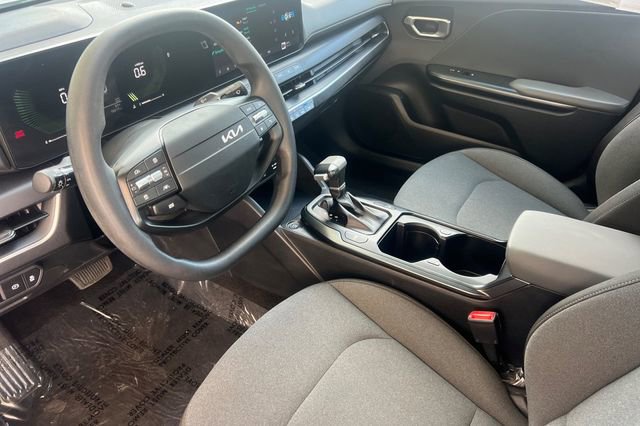 2025 Kia K4 LXS - Photo 10