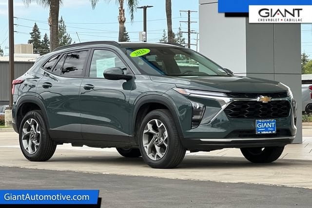 2025 Chevrolet Trax SUV 