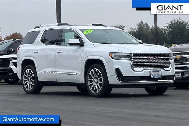 2023 GMC Acadia Denali's photo