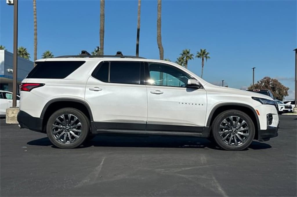 Used 2023 Chevrolet Traverse RS SUV