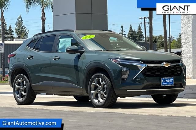 2025 Chevrolet Trax SUV 