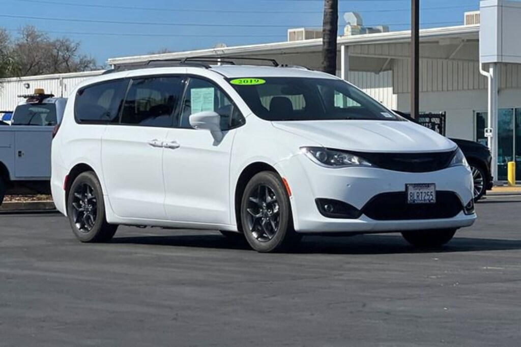 Used 2019 Chrysler Pacifica Touring L