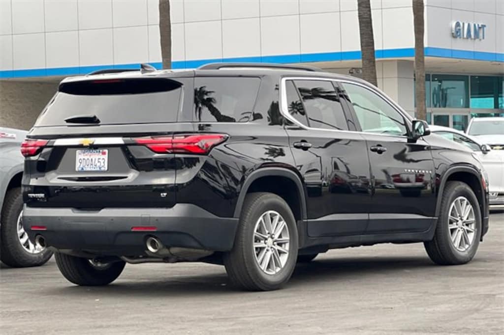 Used 2023 Chevrolet Traverse LT Cloth SUV