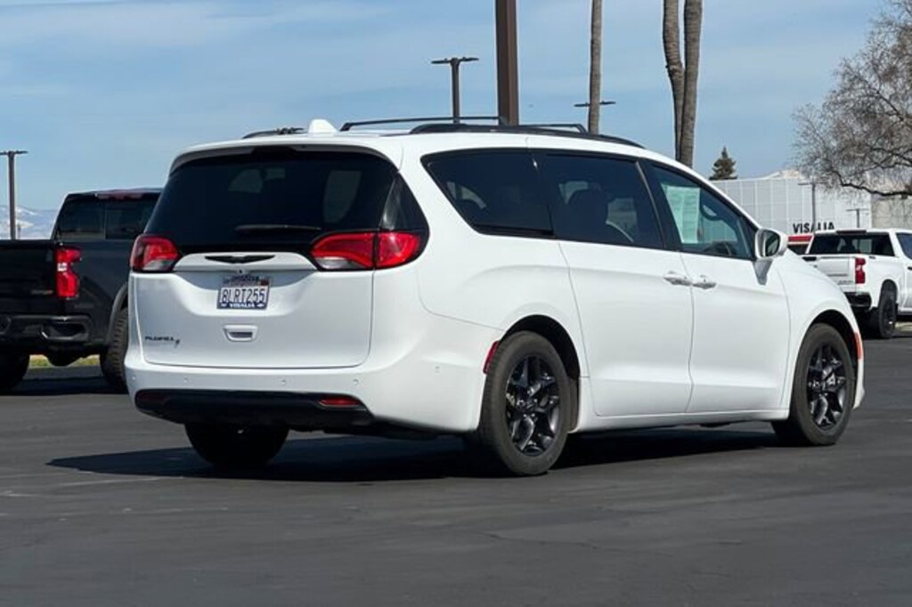 Used 2019 Chrysler Pacifica Touring L