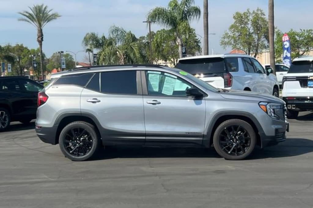 Used 2023 GMC Terrain SLE SUV