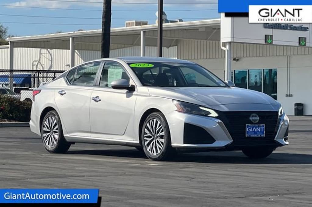 Used 2023 Nissan Altima 2.5 SV
