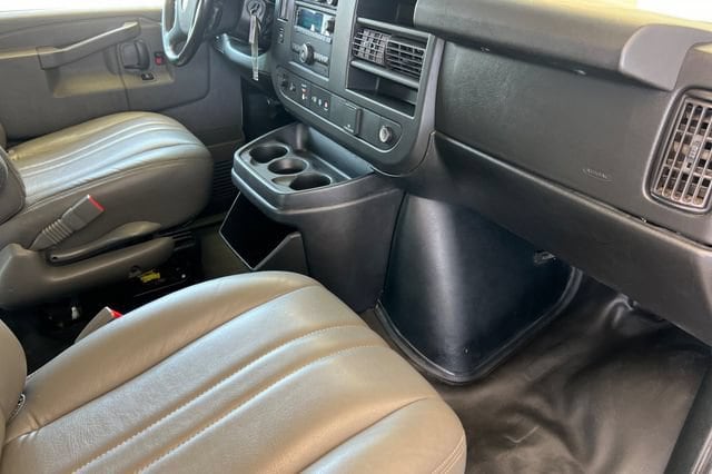 2021 Chevrolet Express Cargo Work Van - Photo 17