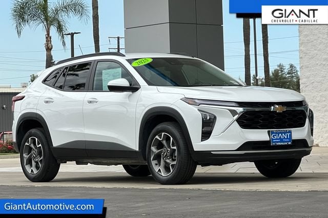 2025 Chevrolet Trax SUV 