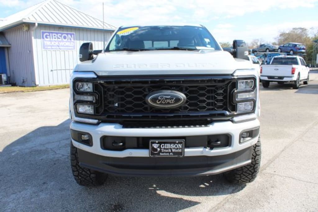 Used 2025 Ford F-250 Lariat Ultimate FX4 Crew Cab 6inch Lift 4x4 Truck