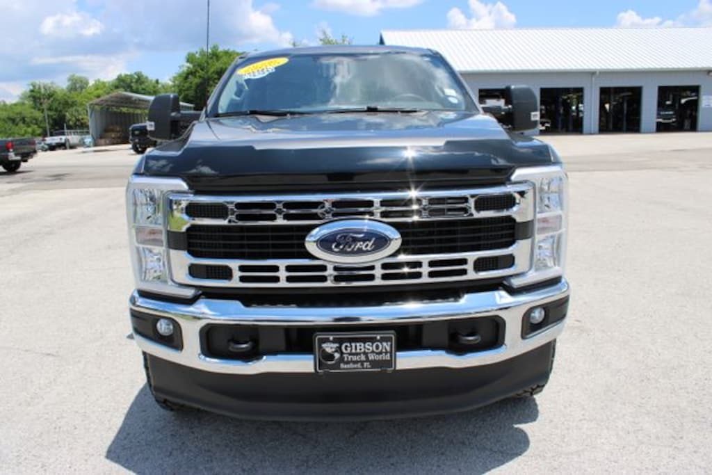 Used 2025 Ford F-250 XLT Crew Cab Lifted 4x4 Truck