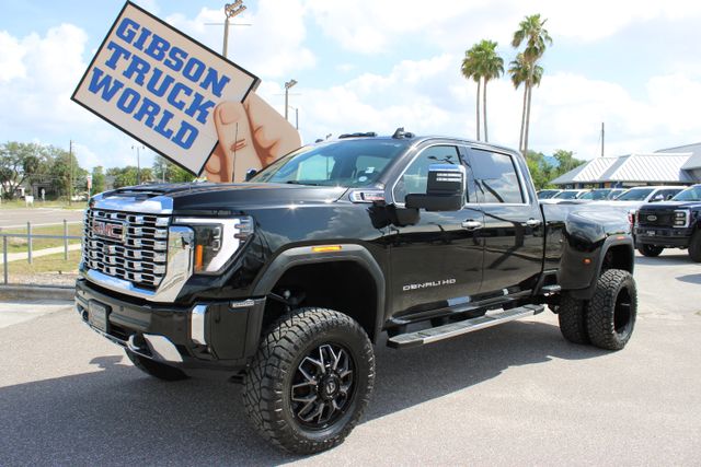2024 GMC Sierra Denali 4WD Crew Cab Standard Box SRW's photo