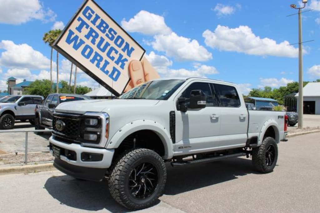 Used 2025 Ford F-250SD Lariat Crew Cab 6inch Lifted 4x4 Truck