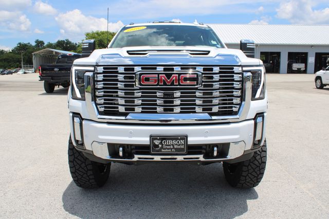 2025 Gmc Sierra HD Denali photo 2