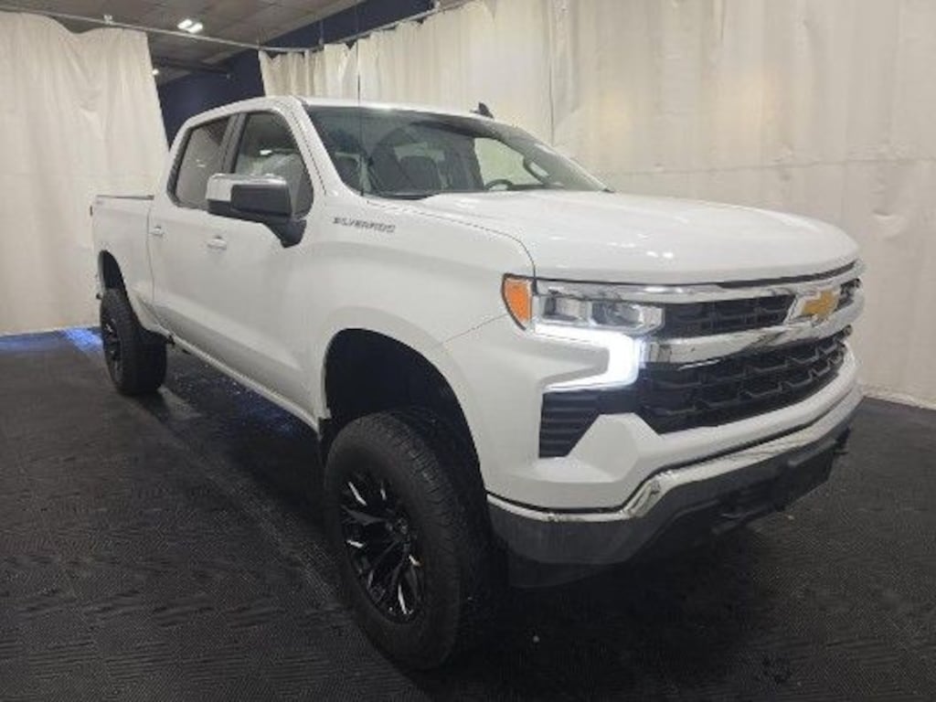 Used 2025 Chevrolet Silverado 1500 LT Crew Cab 6inch Lifted 4x4 Truck