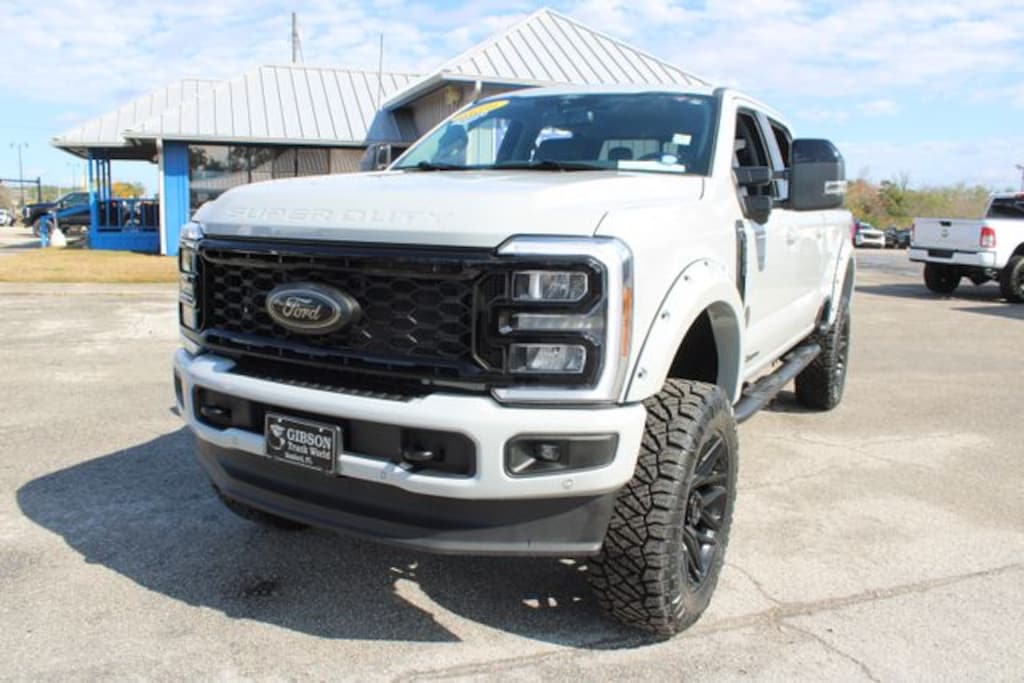 Used 2025 Ford F-250 Lariat Ultimate FX4 Crew Cab 6inch Lift 4x4 Truck