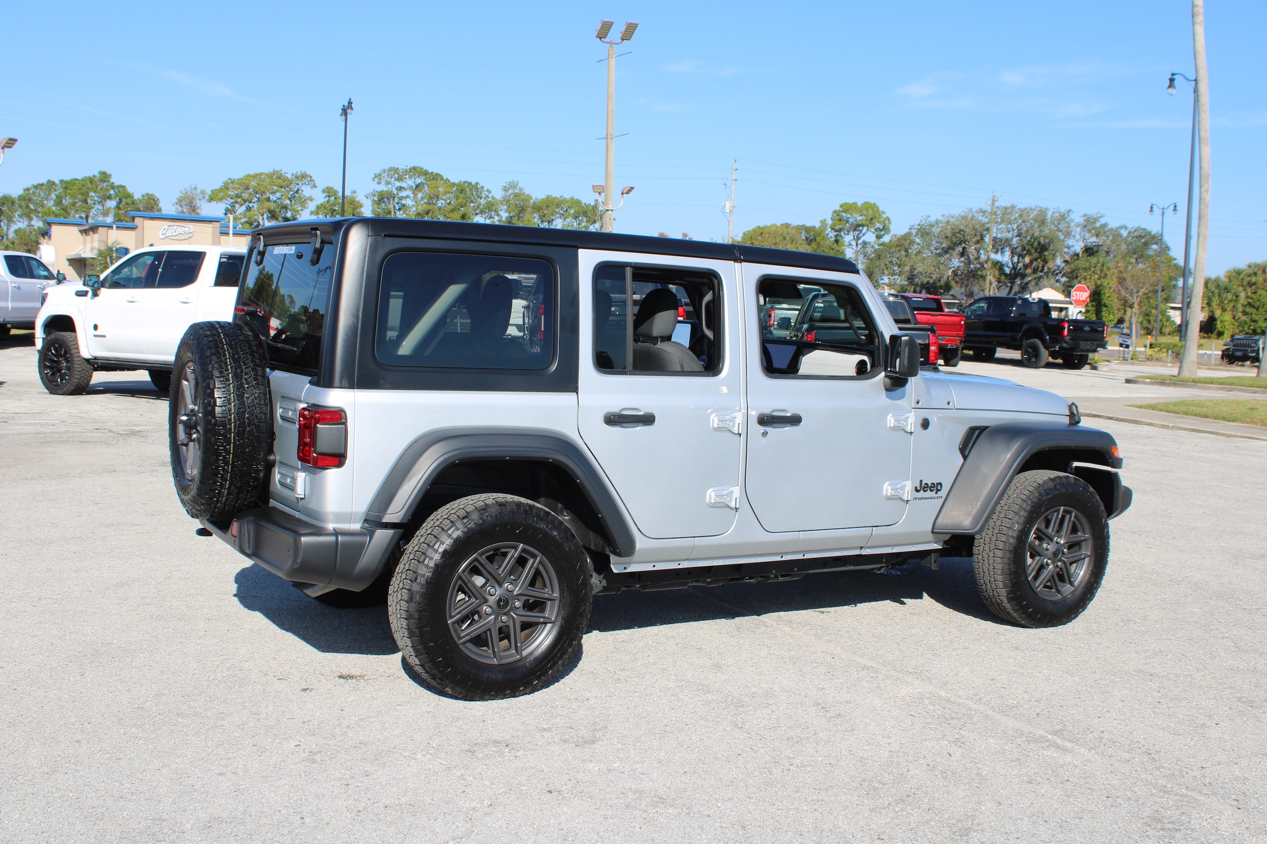 2024 Jeep Wrangler 4-Door Sport S - Photo 11