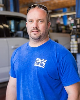 Staff member Jason Saunders from 924fbed23ede