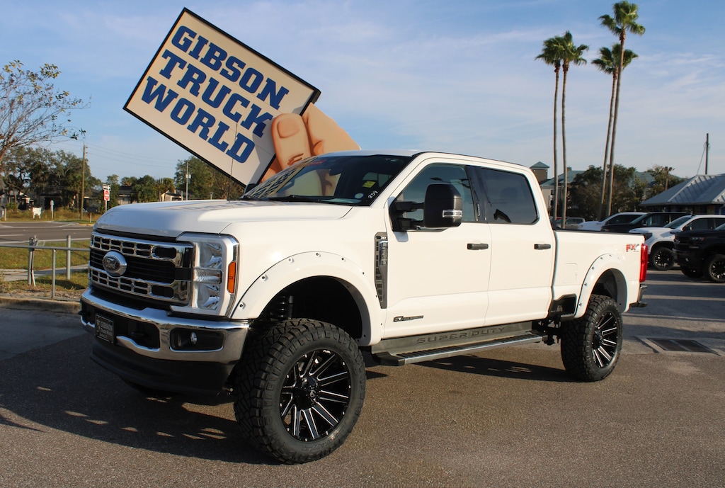Used 2024 Ford F-250 XLT Crew Cab 6inch Lifted FX4 Truck