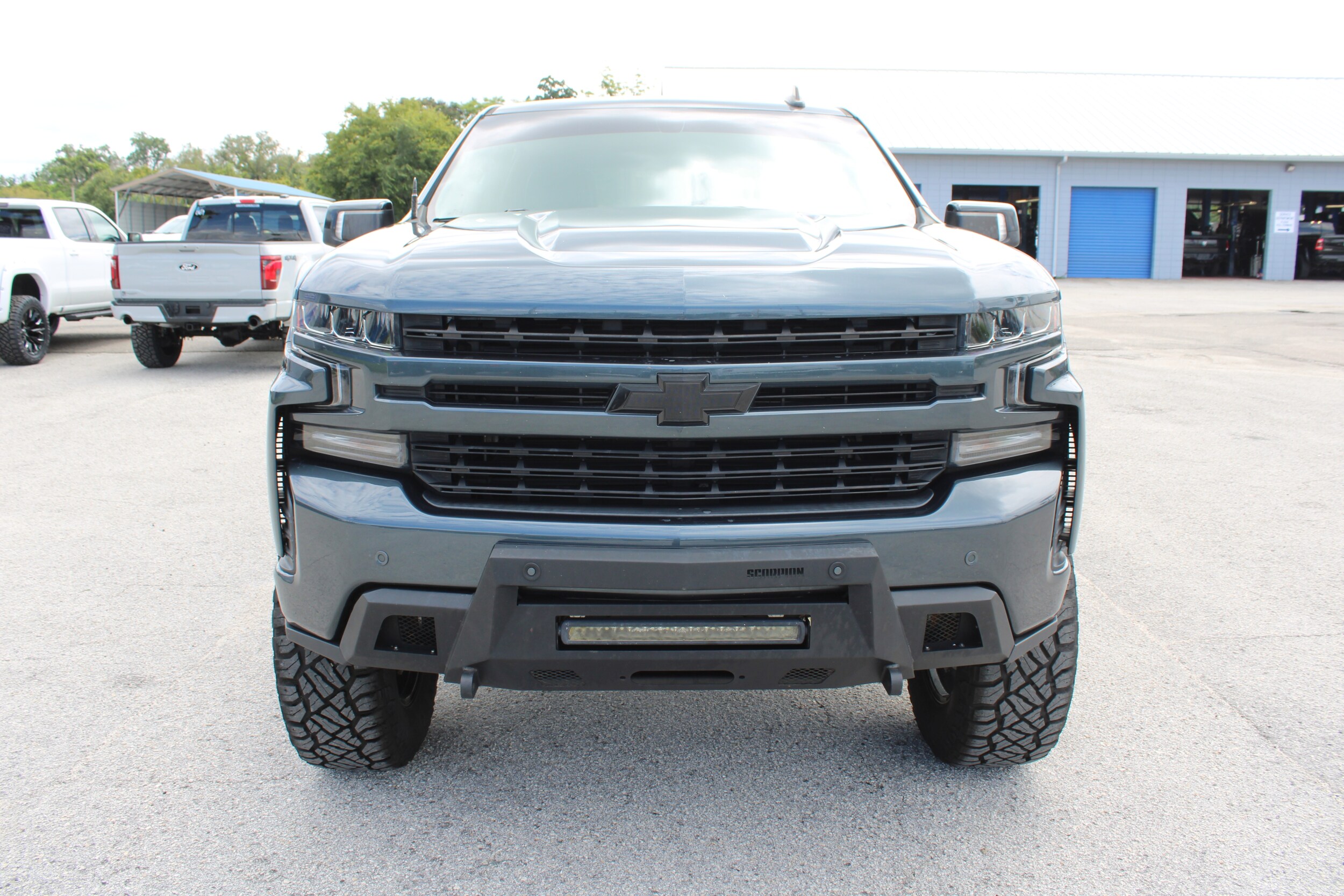 2020 Chevrolet Silverado 1500 RST photo 2
