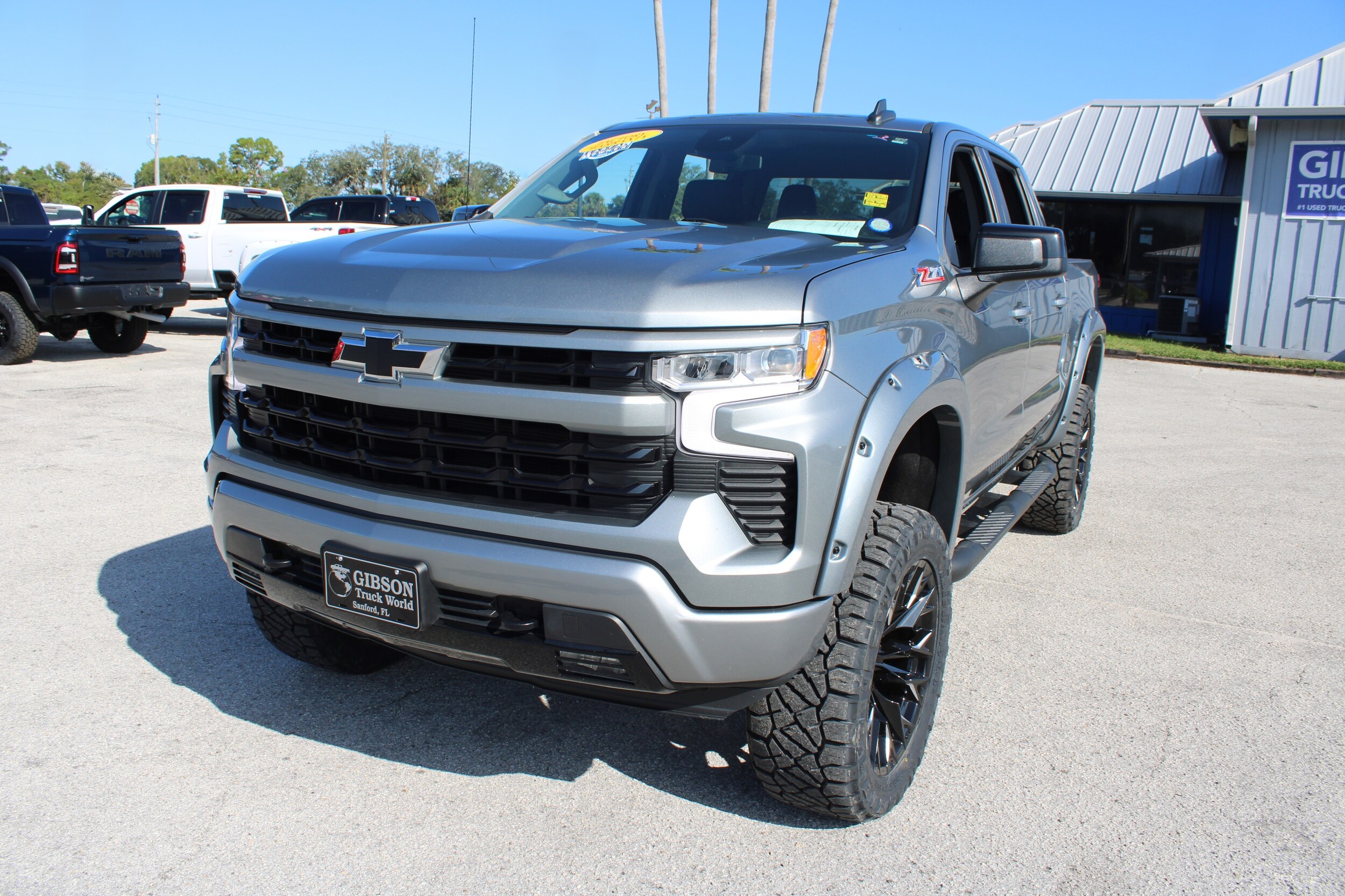 2023 Chevrolet Silverado 1500 RST Z71 photo 2