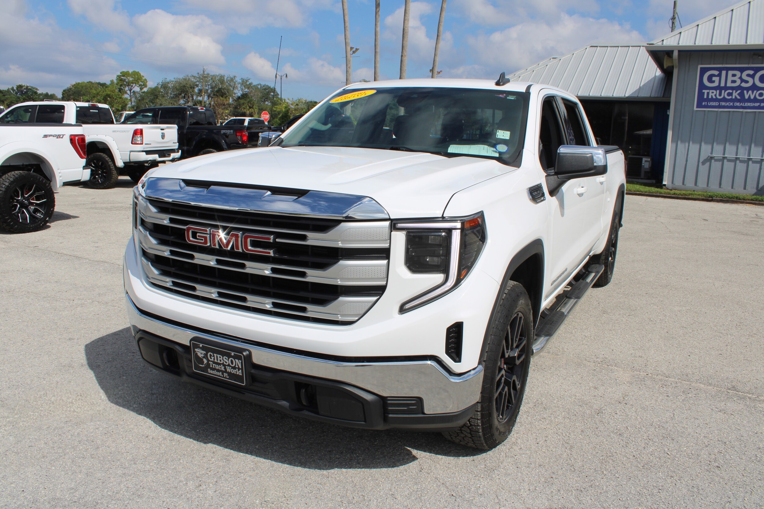 2024 Gmc Sierra 1500 SLE photo 3