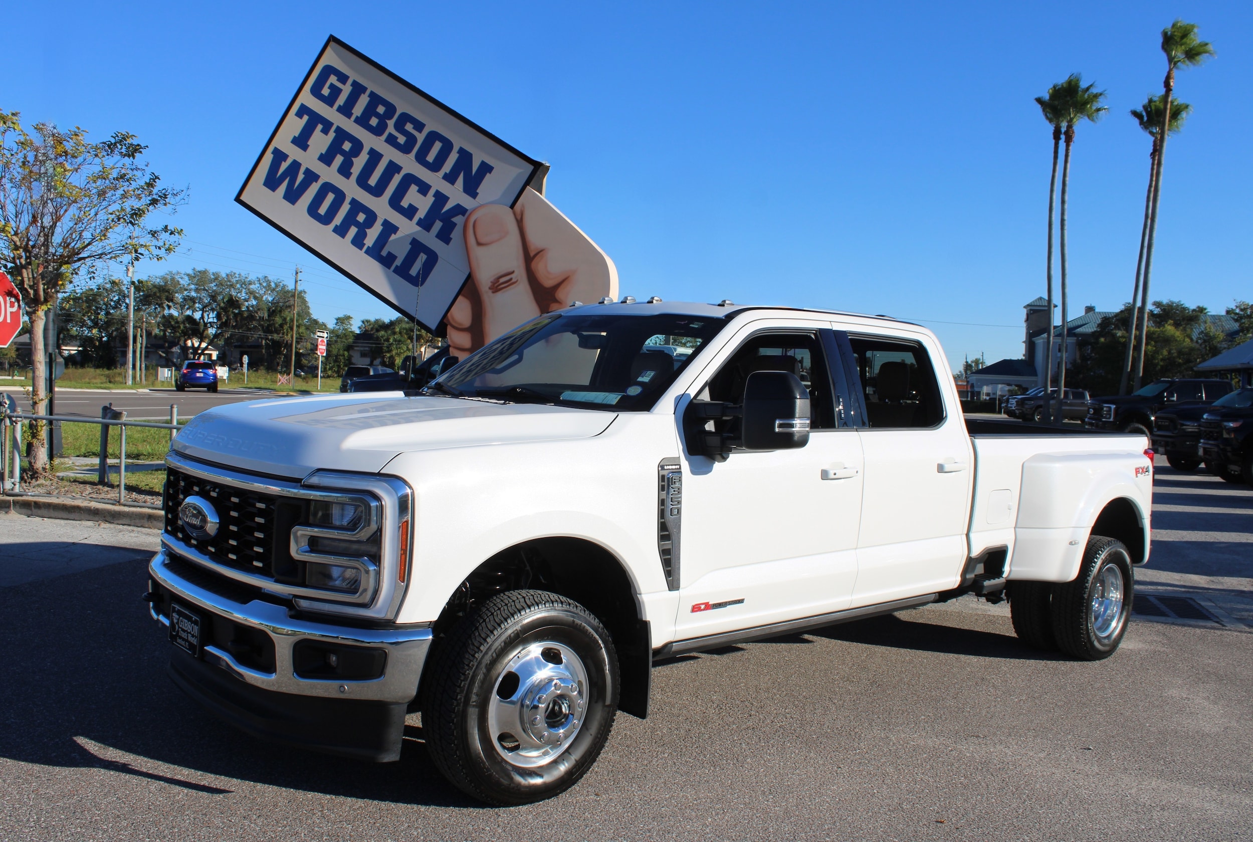 2024 Ford F-350 Super Duty Lariat's photo