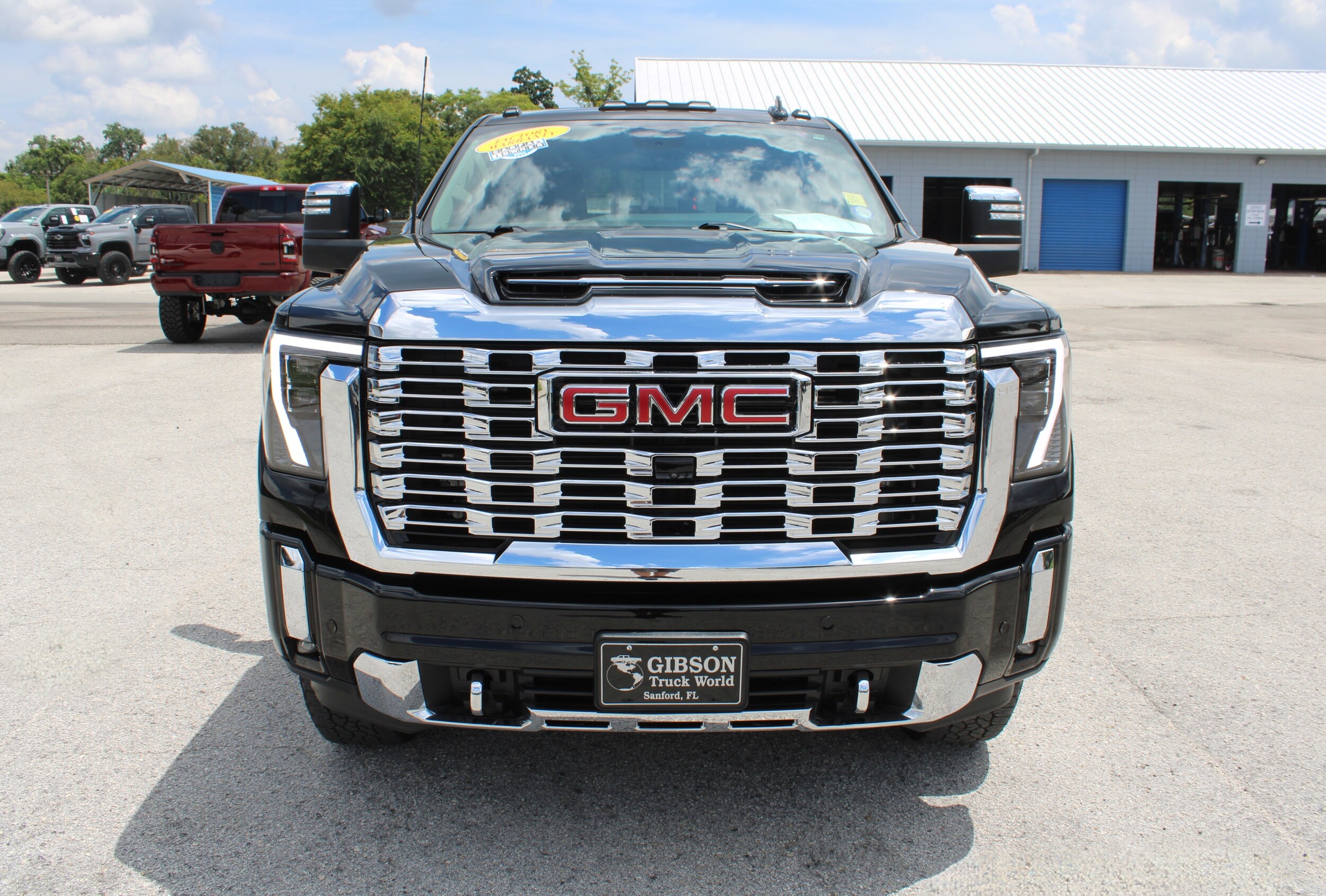 2024 Gmc Sierra HD Denali photo 2