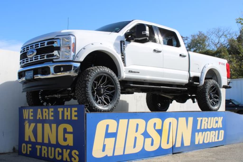 Used 2024 Ford F-250 XLT FX4 Crew Cab 6inch Lifted 4x4 Truck