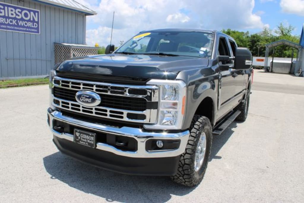 Used 2025 Ford F-250 XLT Crew Cab Lifted 4x4 Truck