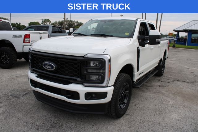 2023 Ford F-250 Lariat FX4 photo 3